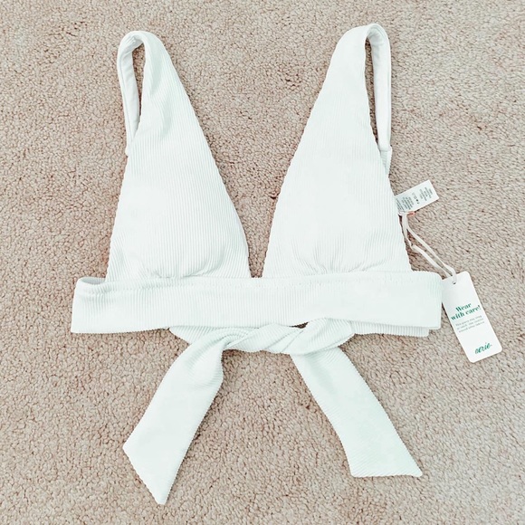 SOLD❗️ NWT Bikini Top - Picture 1 of 4
